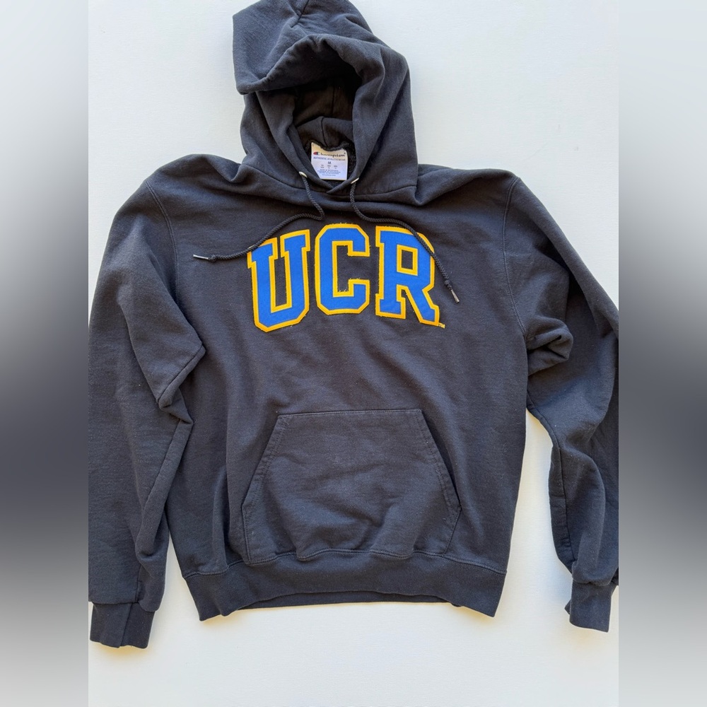 ✨Vintage Champion Black UCR Hoodie✨
‼️see description and photos‼️ - Picture 4 of 8